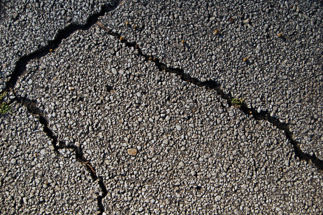 cracked_asphalt1
